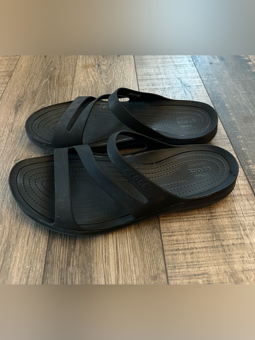 Crocs Womens Slip On Strappy Swiftwater Sandals Size 10 All Black Classic Casual